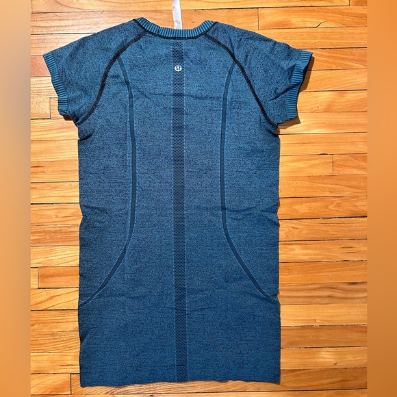 Swiftly Tech Short-Sleeve Shirt - 4 - Picture 3 of 3